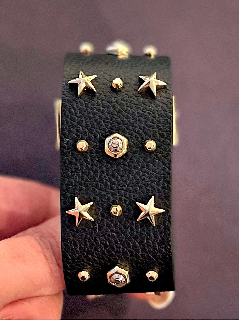 Henri Bendel Black & Gold Studded Star Bracelet NWOT - Picture 3 of 9